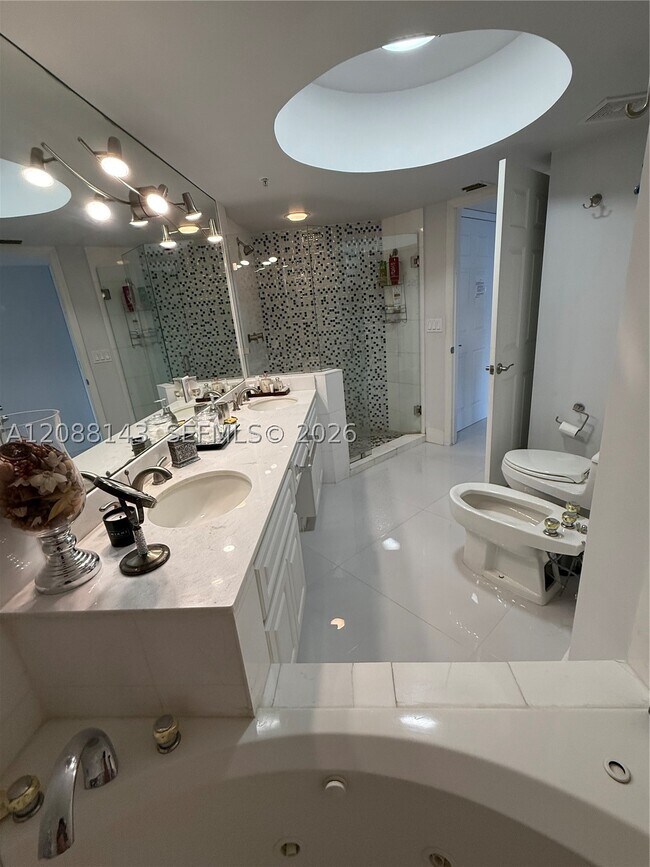 Building Photo - 6301 Collins Ave