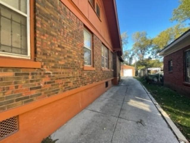 Building Photo - 1676 S Pkwy E
