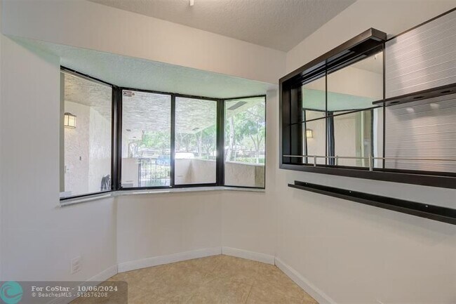 Building Photo - 9200 Chelsea Dr S