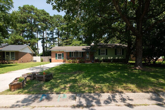 Building Photo - 124 Carolina Cir