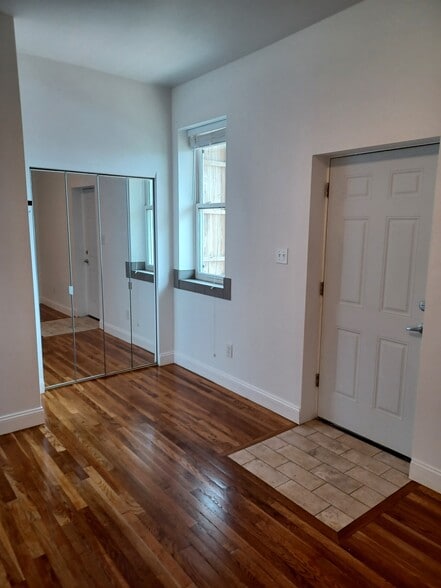 Building Photo - 4224 Chouteau Ave