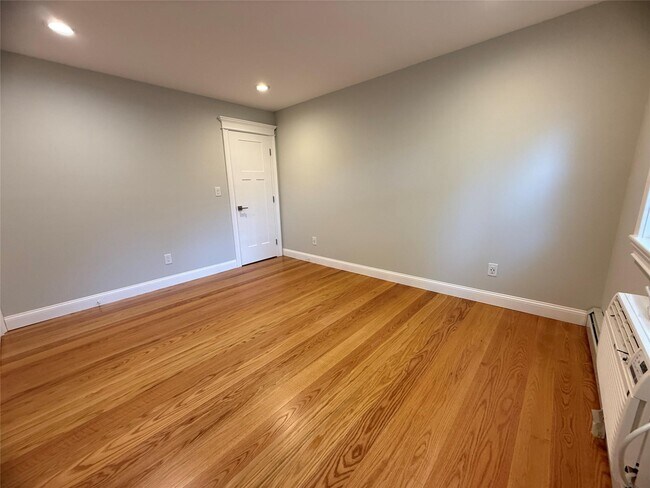 Building Photo - 250 Beechwood Ave
