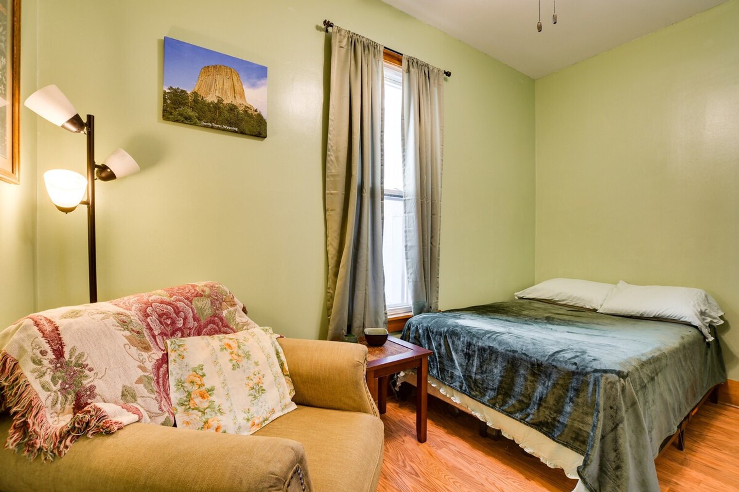 Building Photo - 1810 N Albany Ave