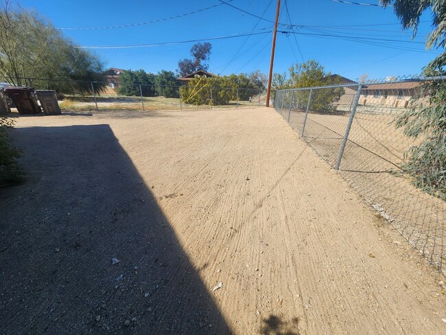 Building Photo - 74016 Maricopa Dr