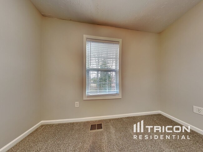 Building Photo - 431 Bridgeport Pl