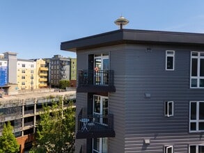 Building Photo - Matae Condominiums - Lower Queen Anne/Bell...