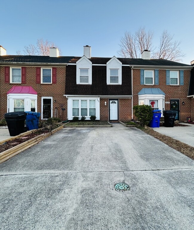 Building Photo - 5607 Gates Landing Rd