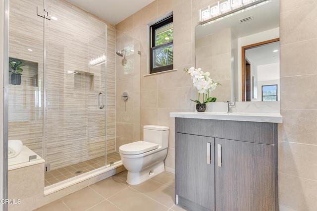 Building Photo - 12480 Viewcrest Rd