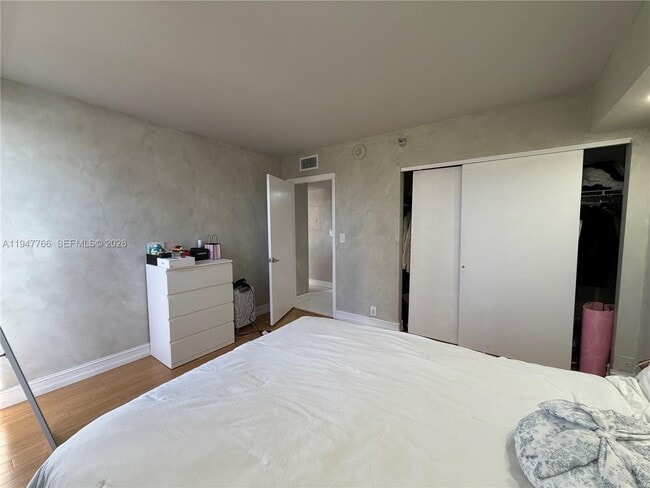 Building Photo - 19101 NE 36th Pl