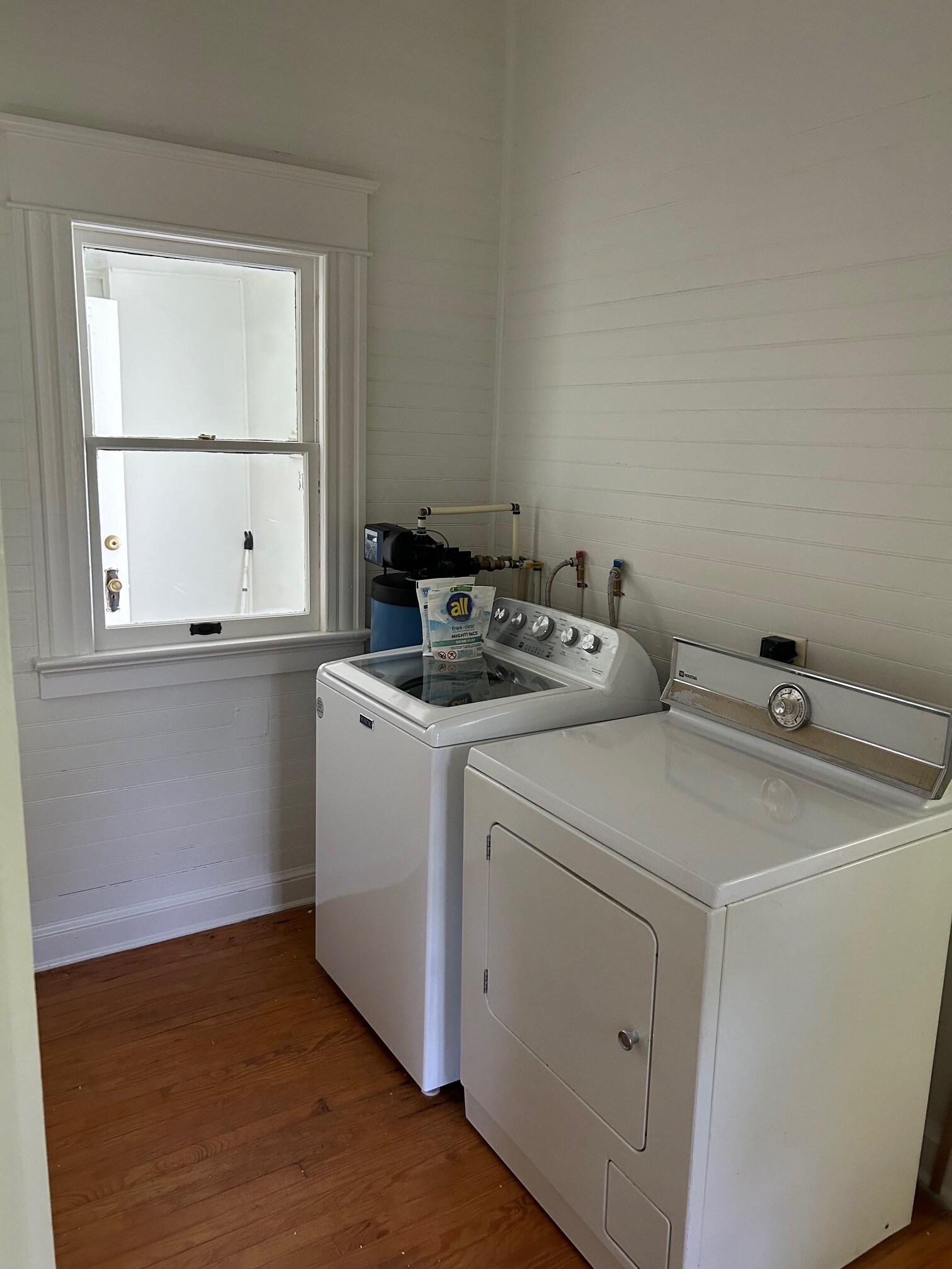 Laundry - 1014 Shepherd St
