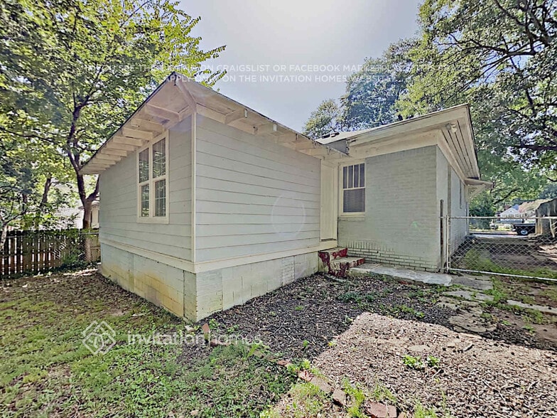 Building Photo - 142 Dahlgren St SE