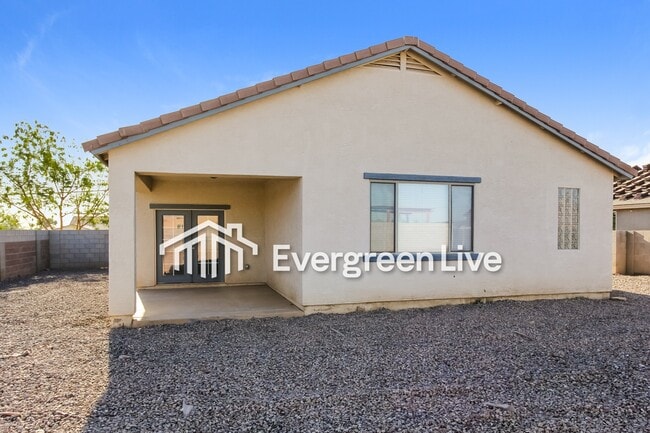 Building Photo - 524 S 4th St