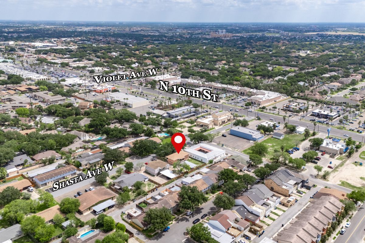 Building Photo - 1107 Shasta Ave W