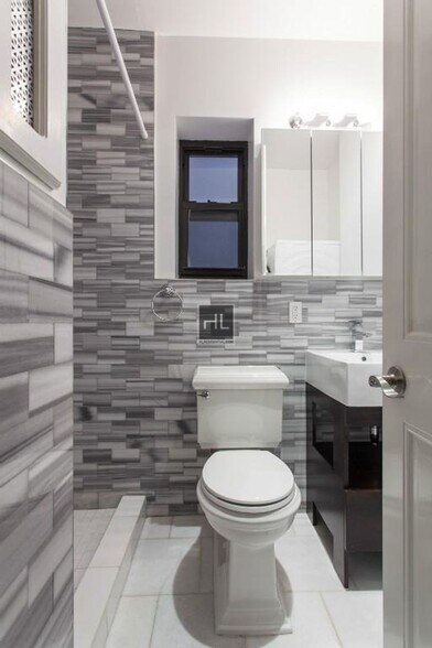 Building Photo - LeRoy Street