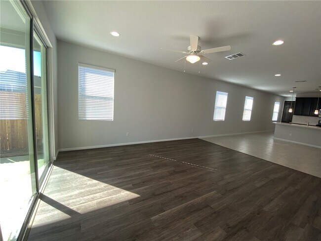Building Photo - 384 Gaida Loop