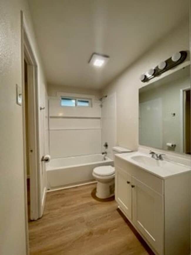 Building Photo - Charming 3 Bedroom 1 Bath Updated Home in Tacoma!