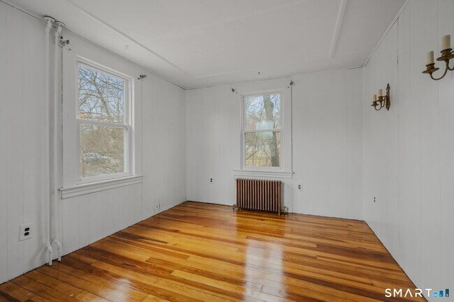 Building Photo - 24 N Main St