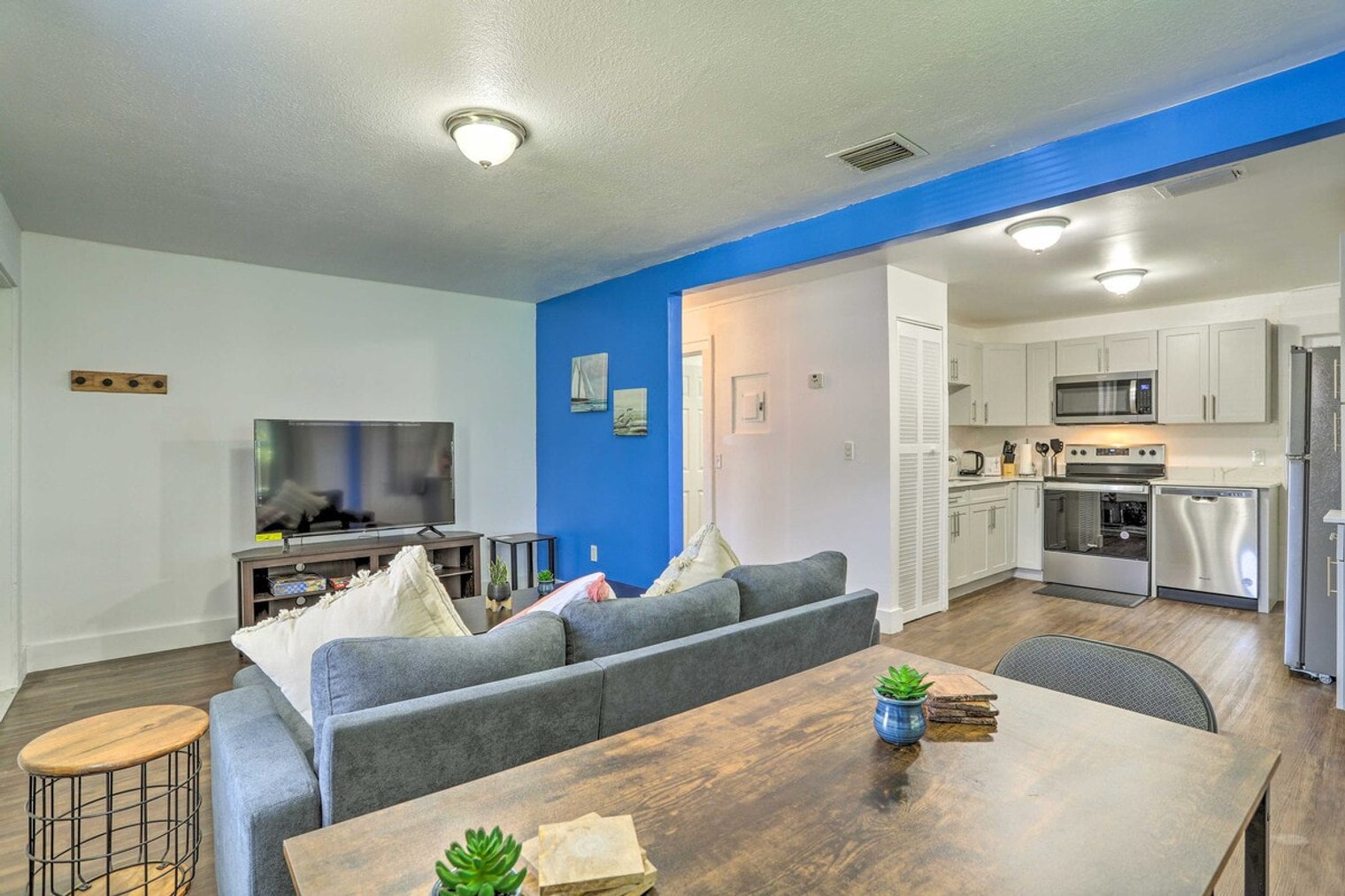 Building Photo - 1920 NW 47th St