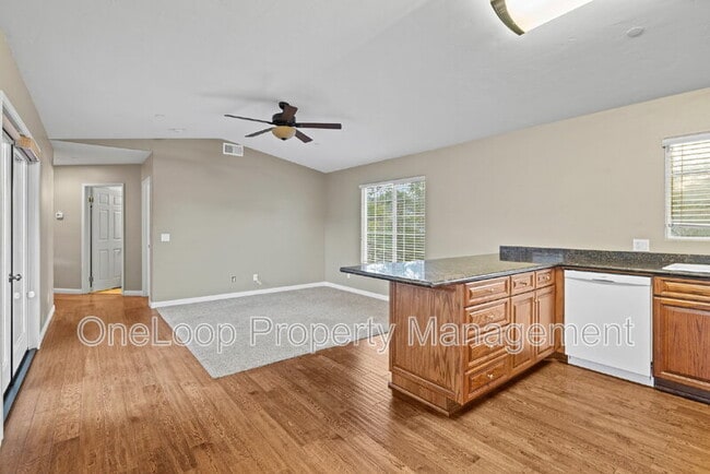 Building Photo - 8823 Los Coches Rd