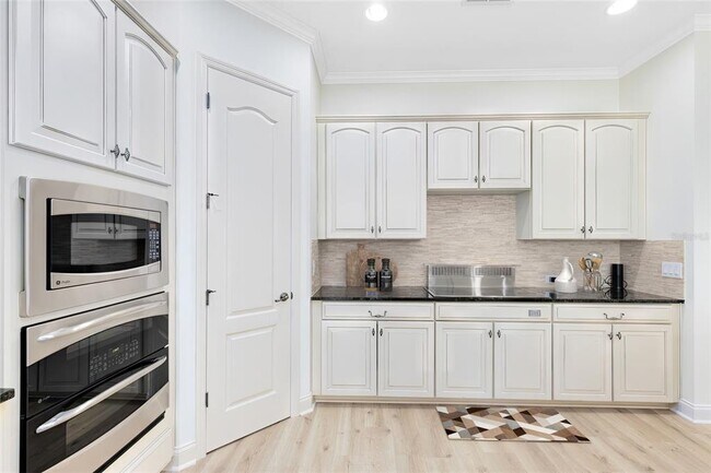 Building Photo - 8408 Laureate Blvd