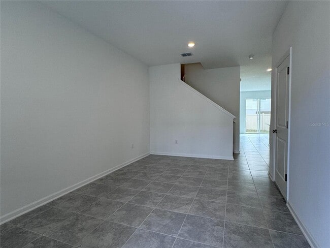 Building Photo - 2494 Skyline Lp