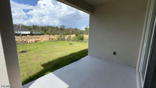 Building Photo - 460 Westchester Dr