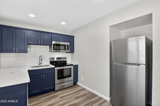 Building Photo - 1110 N 10th St