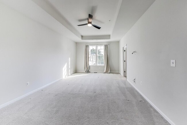 Building Photo - Luxurious on Lanham Hill - 3 + 3.5 Near New TH 3 bed + 3 Ba