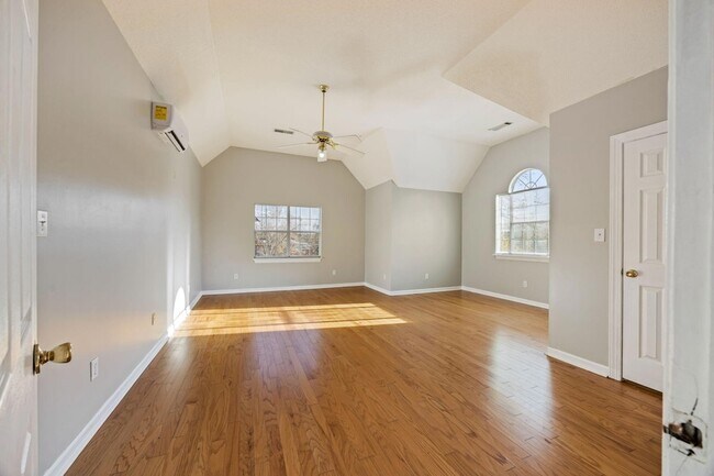 Building Photo - 1114 Rivershyre Dr