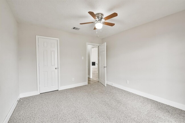 Building Photo - 12523 Drifting Winds Dr