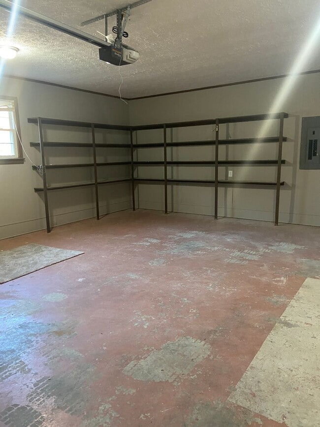 Building Photo - 2119 Grider Pond Rd