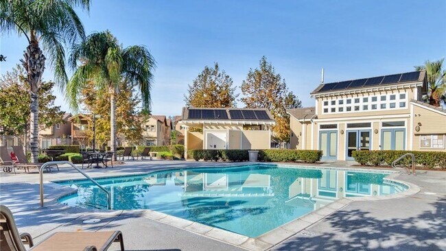 Building Photo - 4959 Camarillo Ln