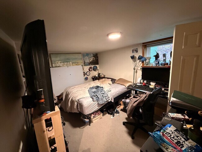 Building Photo - Beautiful home in York Neighborhood!