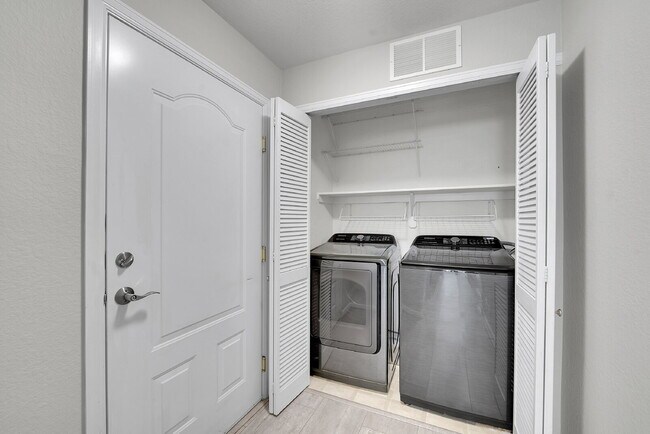 Building Photo - $1,750.00, 1 Bedroom, 1 Bathroom, Condo in Arvada with Washer and Dryer!