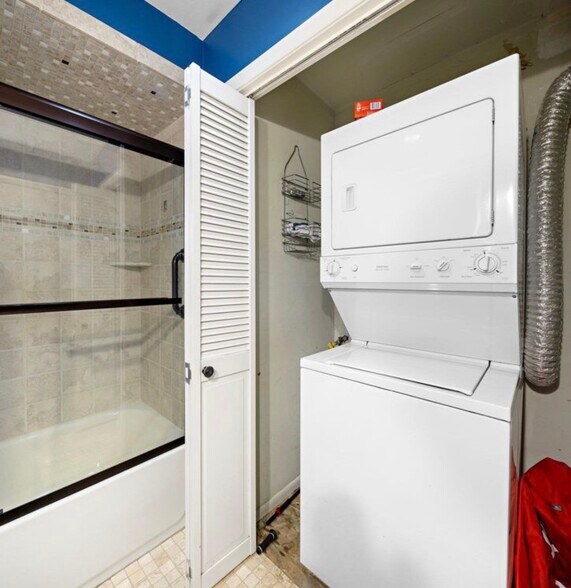 Building Photo - 228 Sandcastle