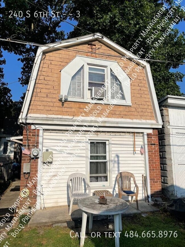 Building Photo - 240 S 6th St