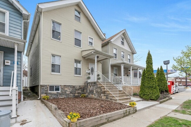 Primary Photo - 12 Orange Rd