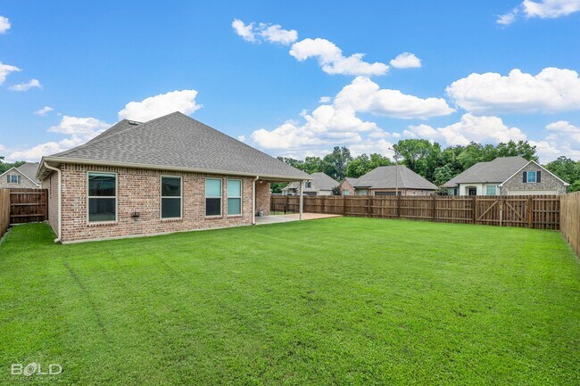 Building Photo - Check Out this 3 bed 2 bath in Shreveport