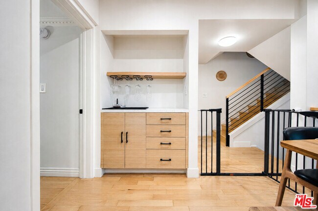 Building Photo - 4733 La Villa Marina