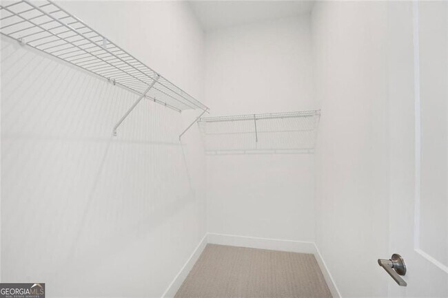 Building Photo - 2815 Medford Dr