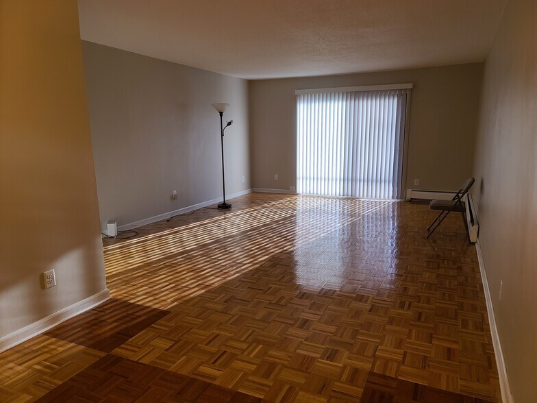 Building Photo - 450 Ford Rd