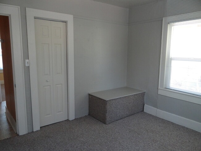 Building Photo - 1908al