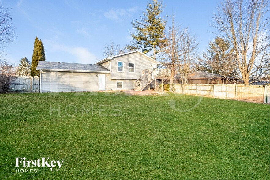 Building Photo - 565 Franklin Ave