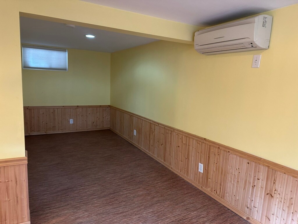 Studio Bedroom Space - 3405 NE Ainsworth St