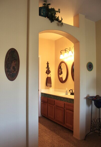 Building Photo - 10401 N Saguaro Blvd