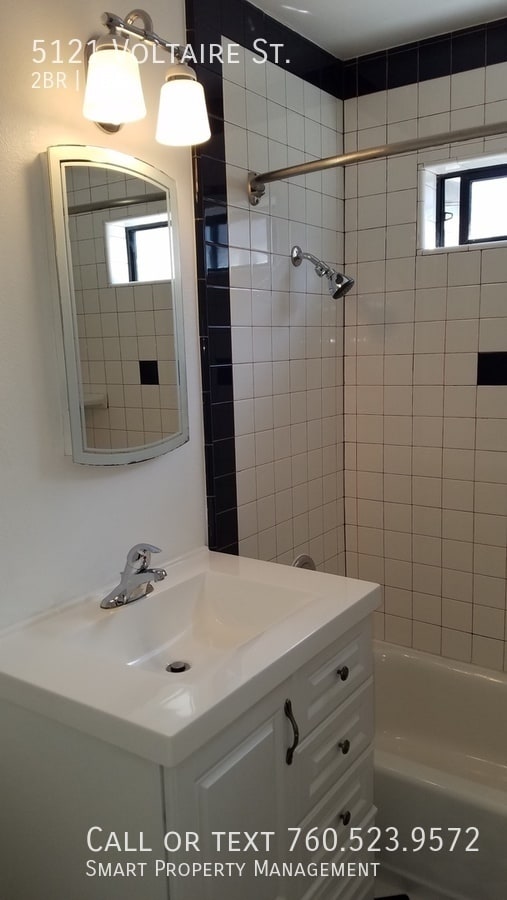 Building Photo - 5121 Voltaire St