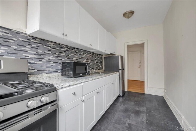 Building Photo - 35-45 81st St