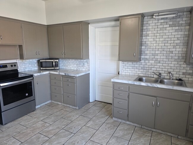 Building Photo - 199 N 100 W