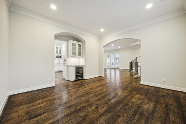 Building Photo - 6008 Potomac Park Dr