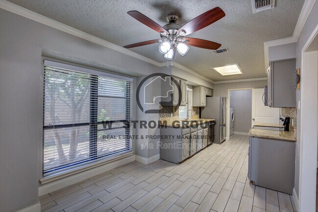 Building Photo - 1642 Belltower Dr